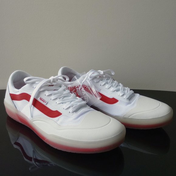 Vans Men's Ave Sport Leather / Mesh Low Top Sneaker in Cool Looking - Picture 2 of 13